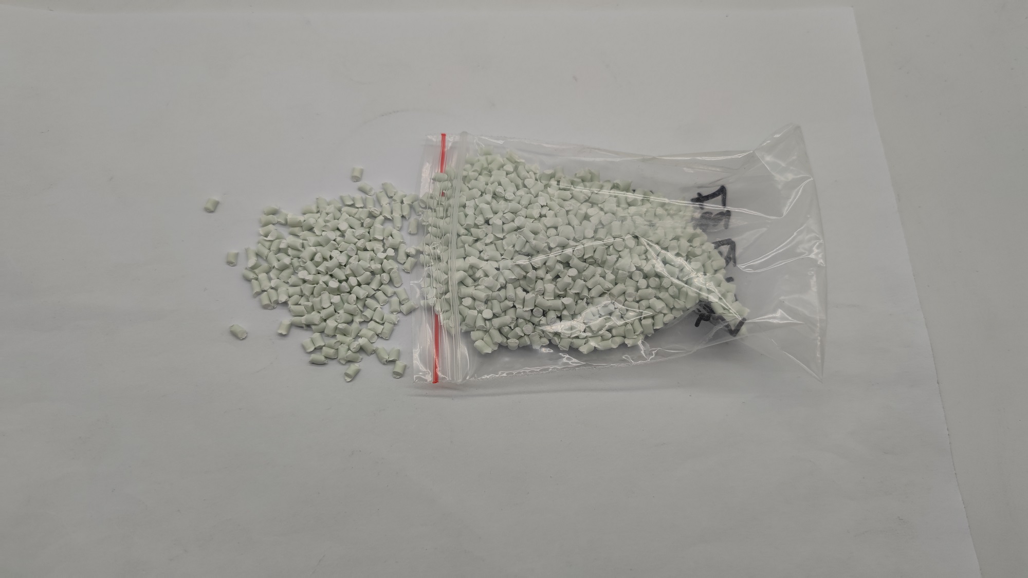 添加ABS母粒后薄板表面光泽度会受影响吗