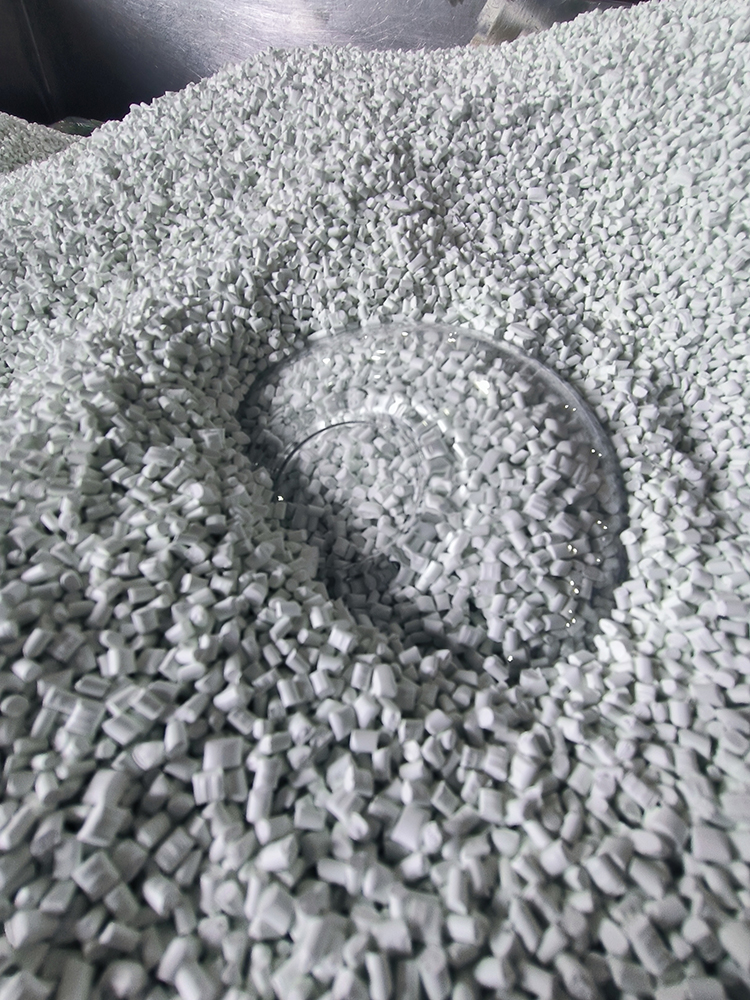 ABS母粒生产管道配件时的耐化学性如何